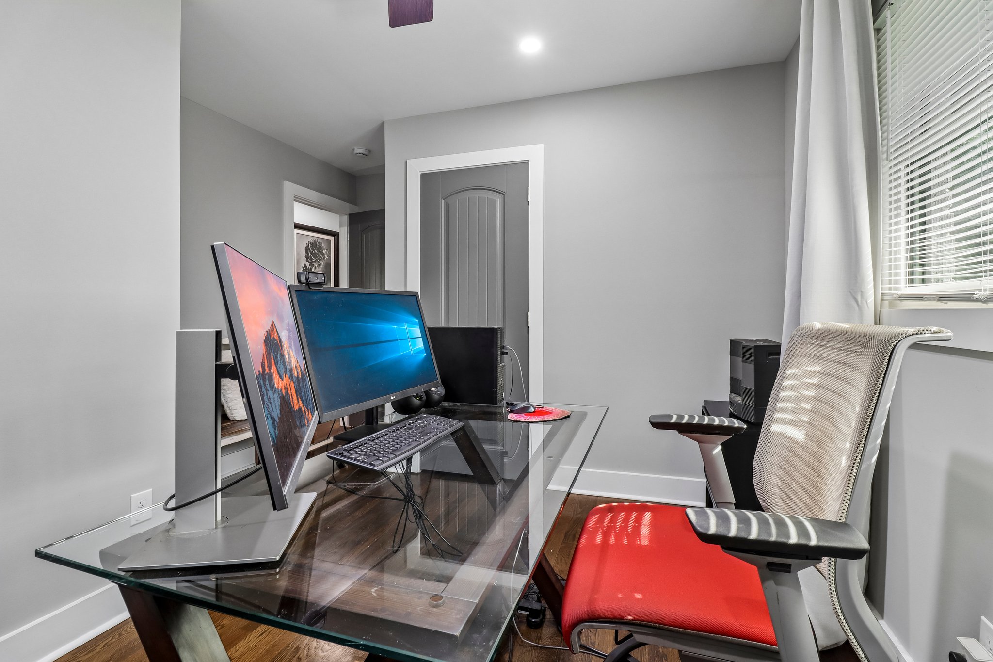 Another angle reveals the room’s comfortable scale and flexibility